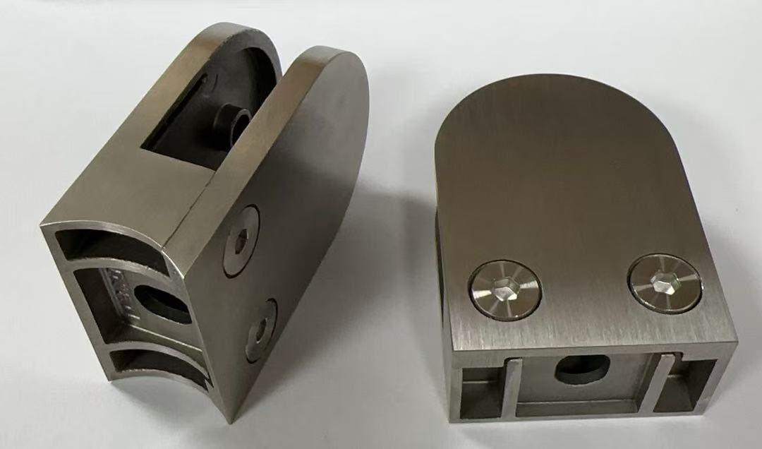 Ruostumattomasta teräksestä valmistetut kaiteet lasivarusteet - lasikiinnitys